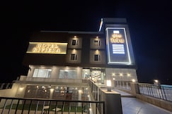 THE RIVIERA HOTEL, Latur