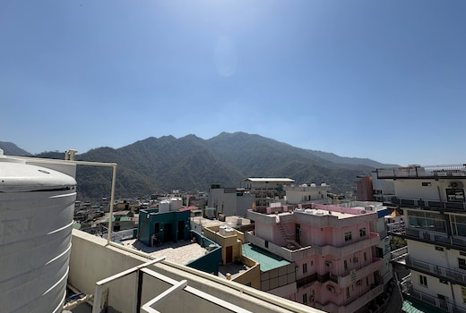 Mountain view Room 15 minutes Ganga walk