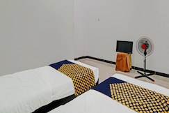 SPOT ON 92255 Lucky Guesthouse, Pekanbaru