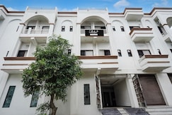 Townhouse Oak Char Dham Vrindavan, Vrindavan