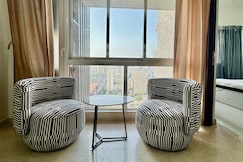 Pixiestays Lily Luxe Malad East, Thane