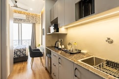 Stay Noir   Elegant Retreat with City View, Greater Noida