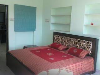 Shivam Paying Guest House - Tap to explore photos