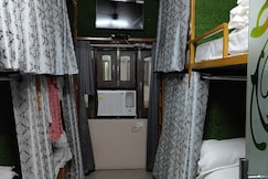 Shree Madhvam Hostel, Varanasi