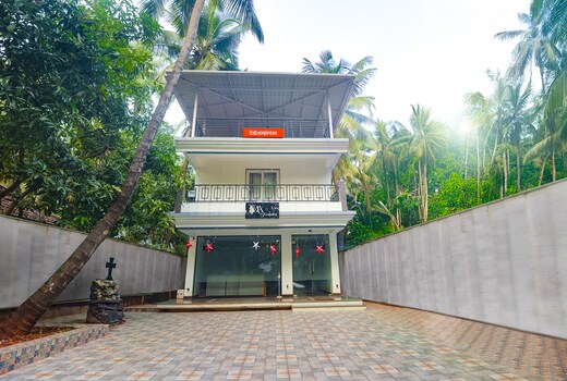 FabExpress MA Homes - Nr. Morjim Beach