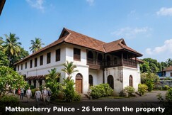 Collection O Chalakkudy River Annamanada Formerly Svasthya Retreat, Cochin