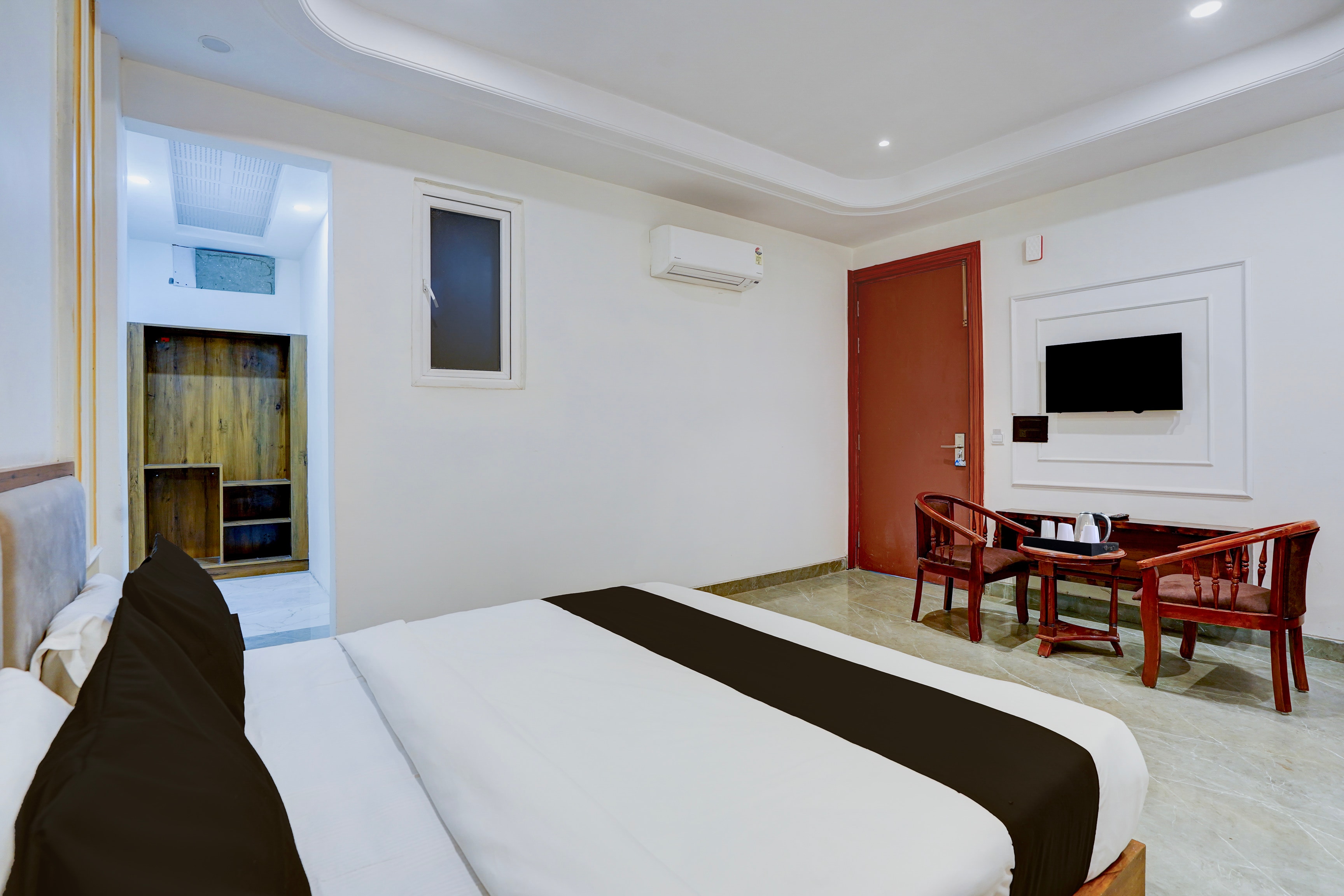 Super Hotel O Expo Mart Ansal Golf Link 1 - Tap to explore photos