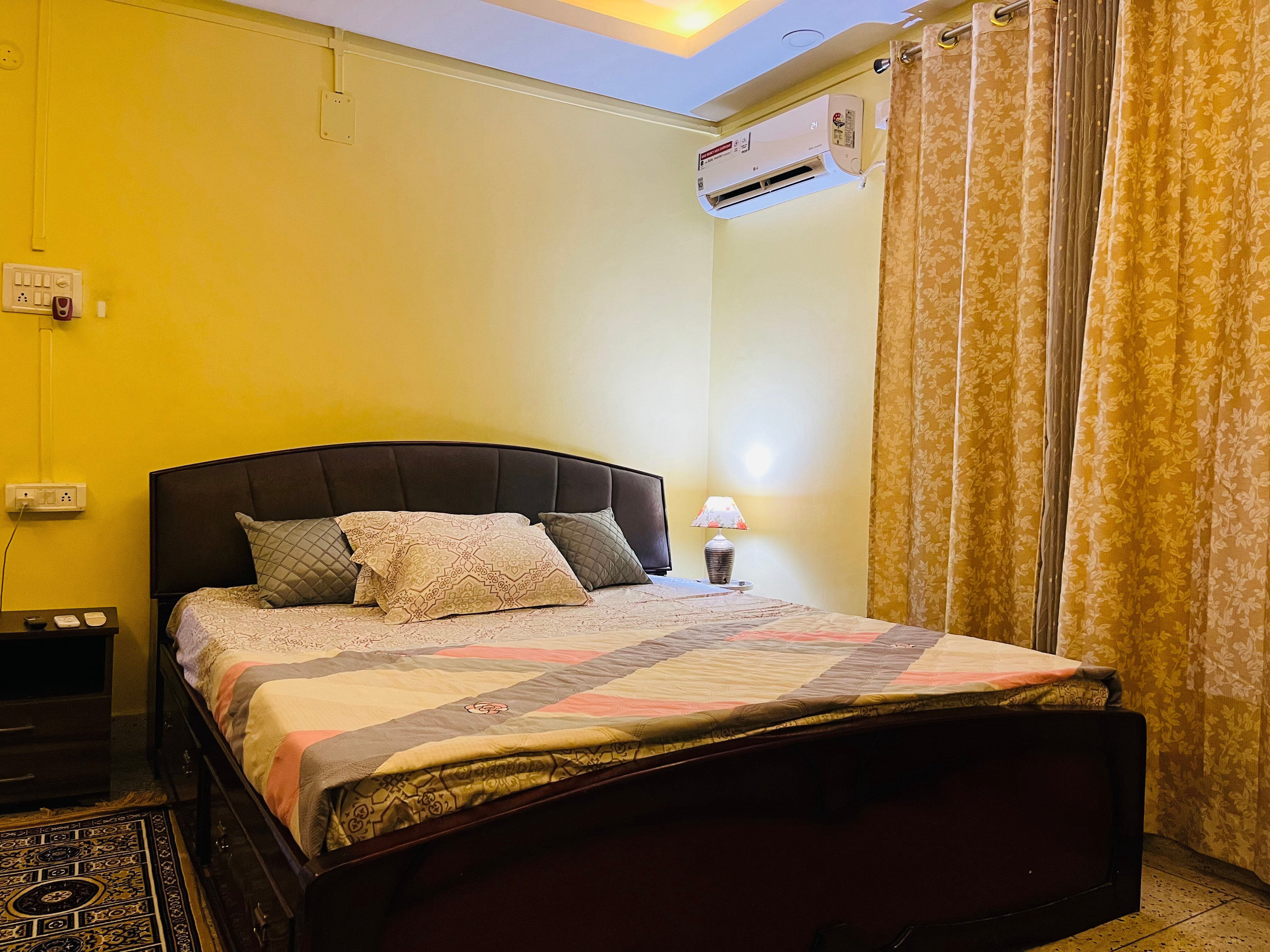 Sapphire Homestay - Tap to explore photos