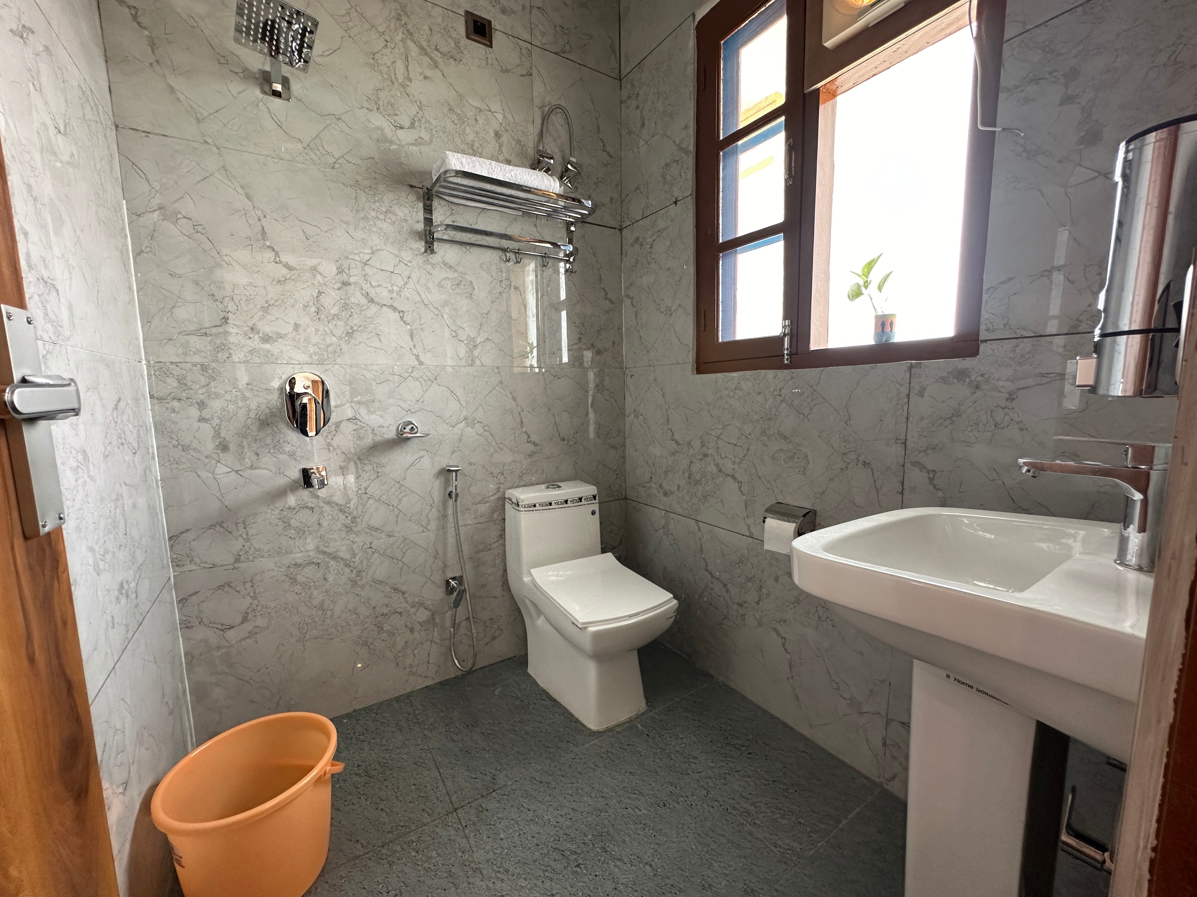 La Atharva Residency - Tap to explore photos