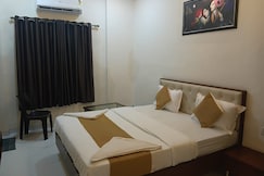Yashmer Lodging and Boarding, Thane