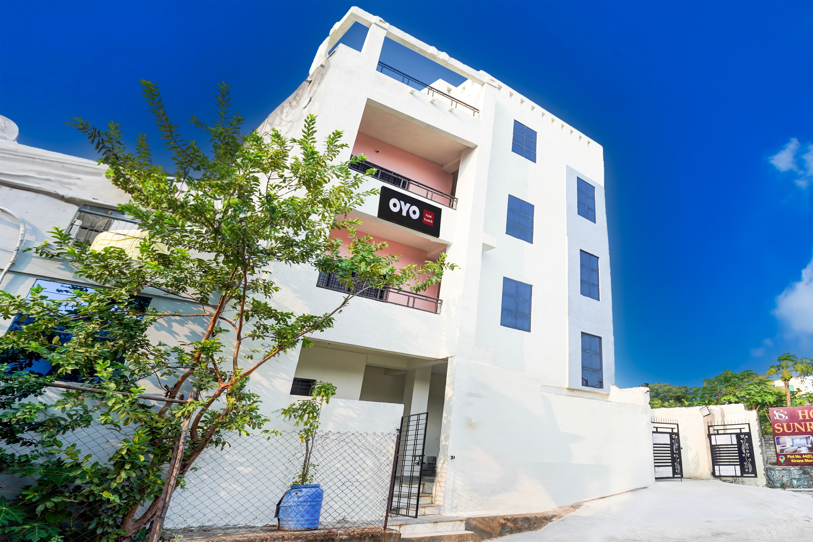Hotel O SUNRICH HOTEL LODGING AND BOARDING - Tap to explore photos