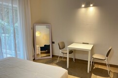 Spacious Upscale Studio with Private Garden, Goa