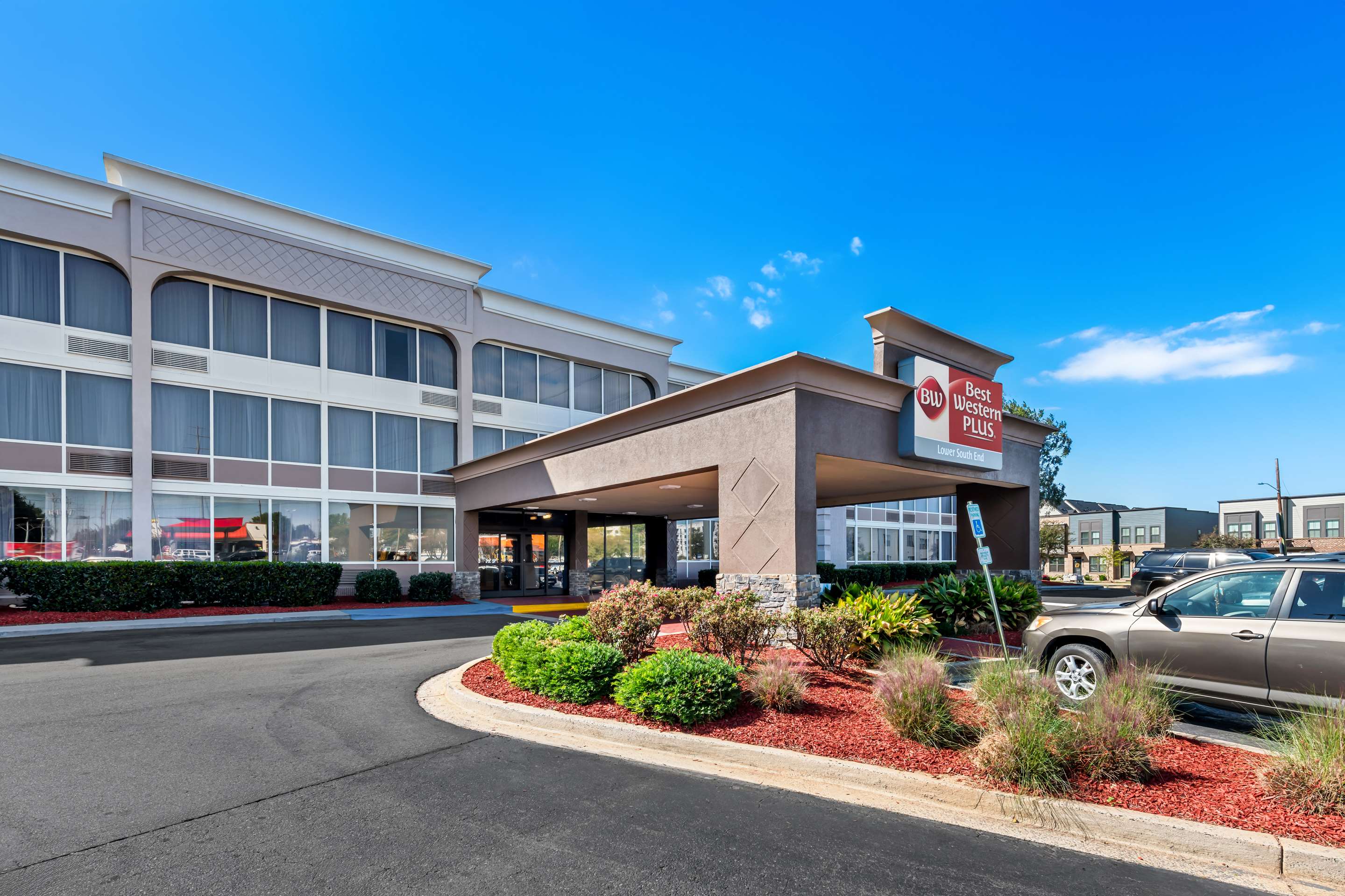 Best Western Sterling Hotel & Suites - Tap to explore photos