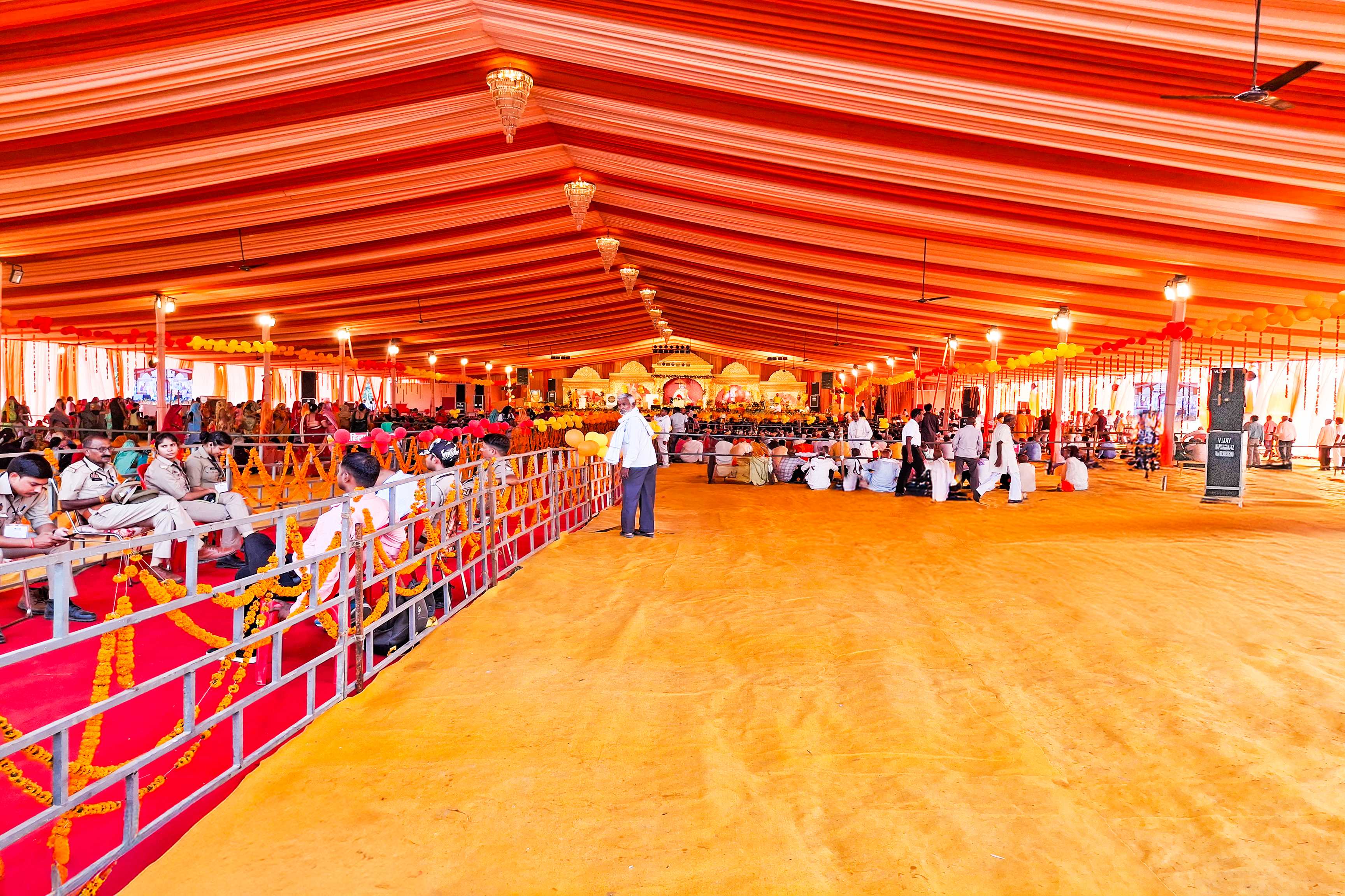 Tulsi Peeth Ashram Premium Tent near Prayagraj Sangam - Tap to explore photos