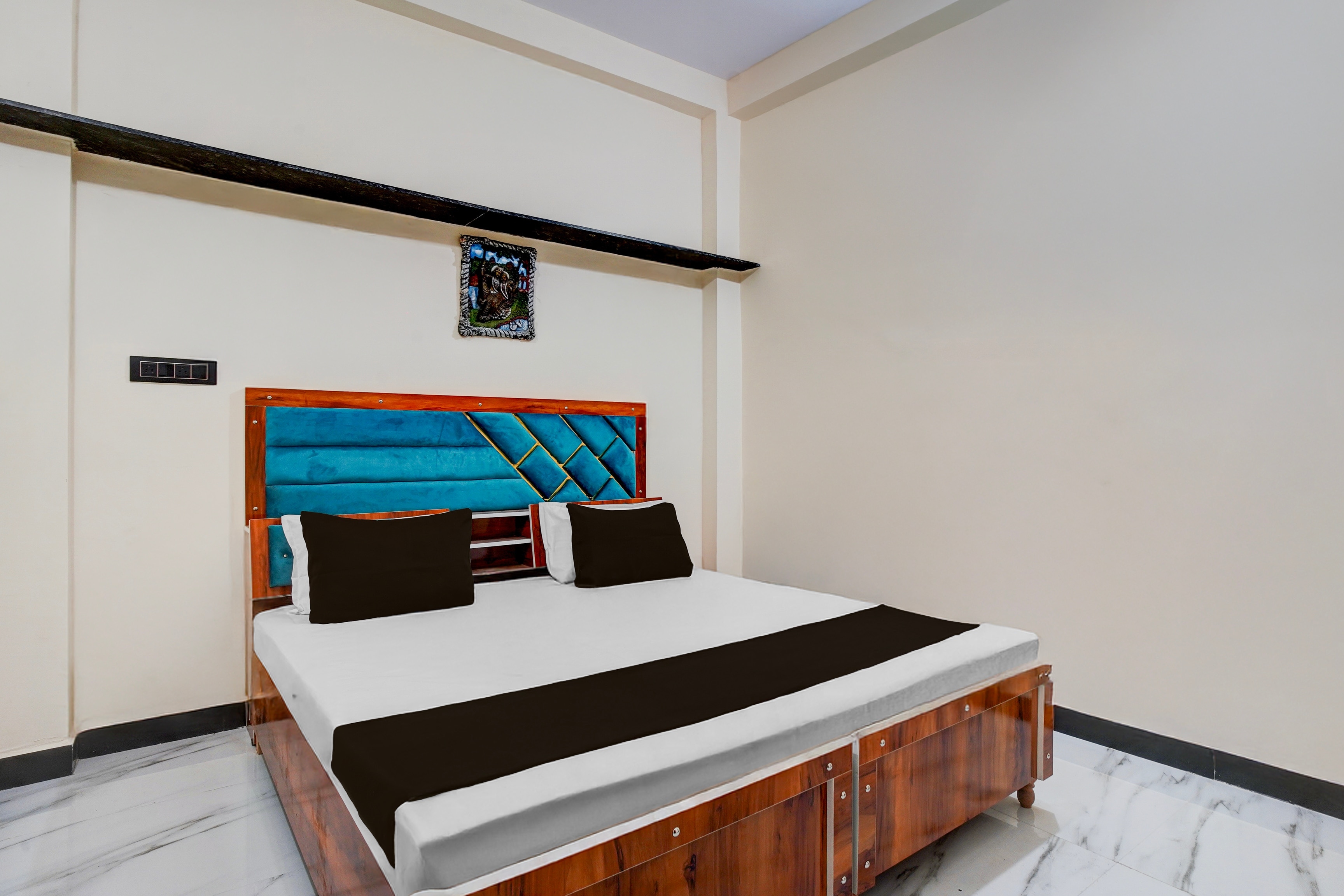 SPOT ON Shree Sanwaliya Guest House - Tap to explore photos