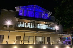 The Retreat Glasshouse 4 BHK Villa, Igatpuri