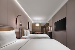 DoubleTree by Hilton Yantai Golden Coast Hotel & Suites, Yantai