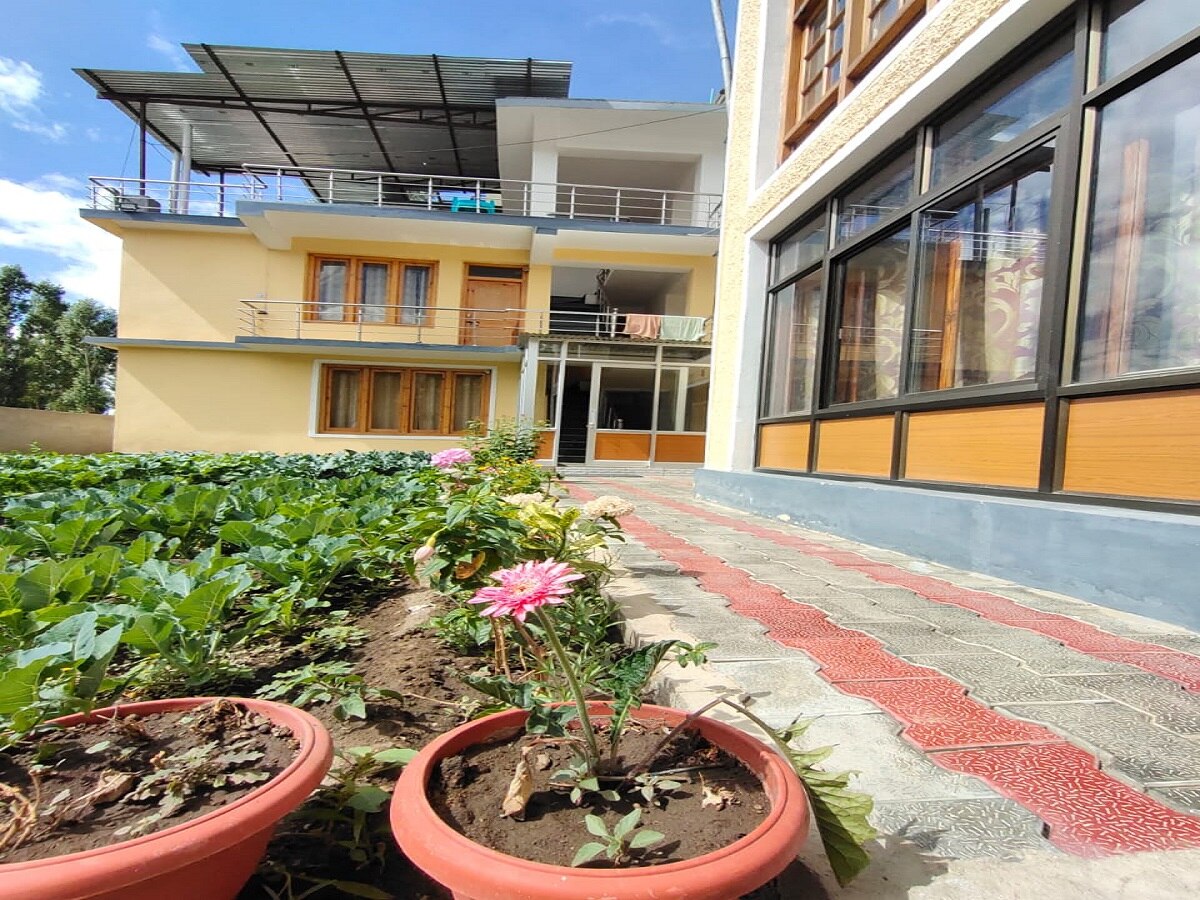 Maqsoom Guest House - Tap to explore photos