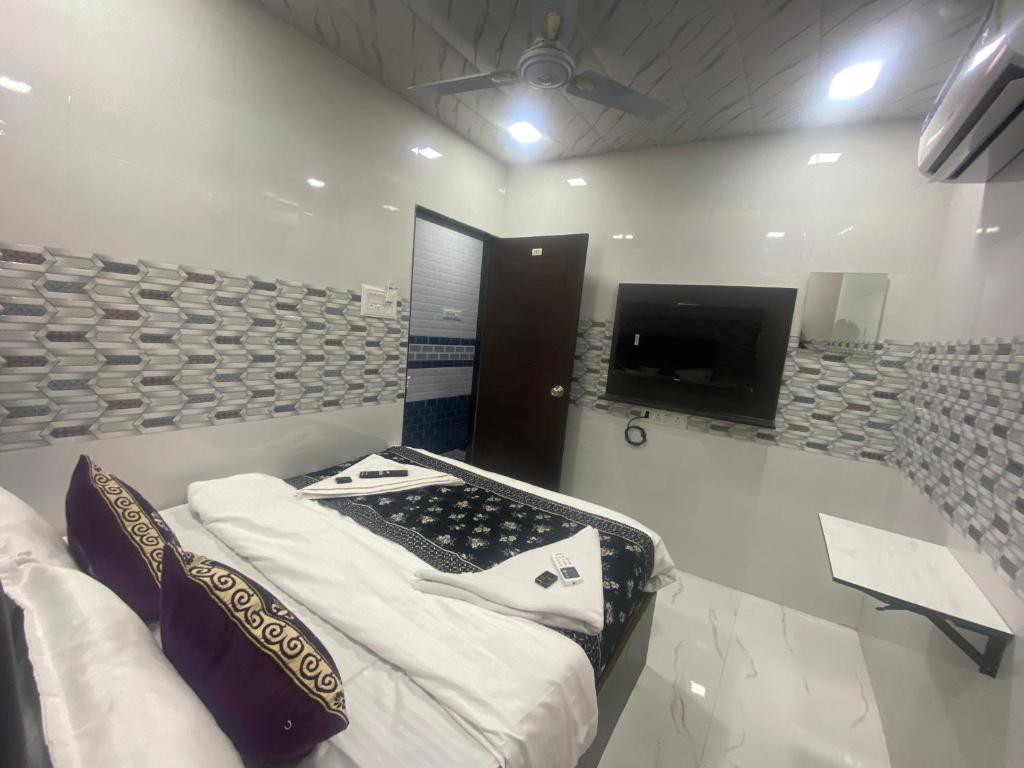 Hotel O Sai Residency - Tap to explore photos