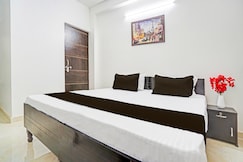 Hotel O Rooftop Castle, Noida