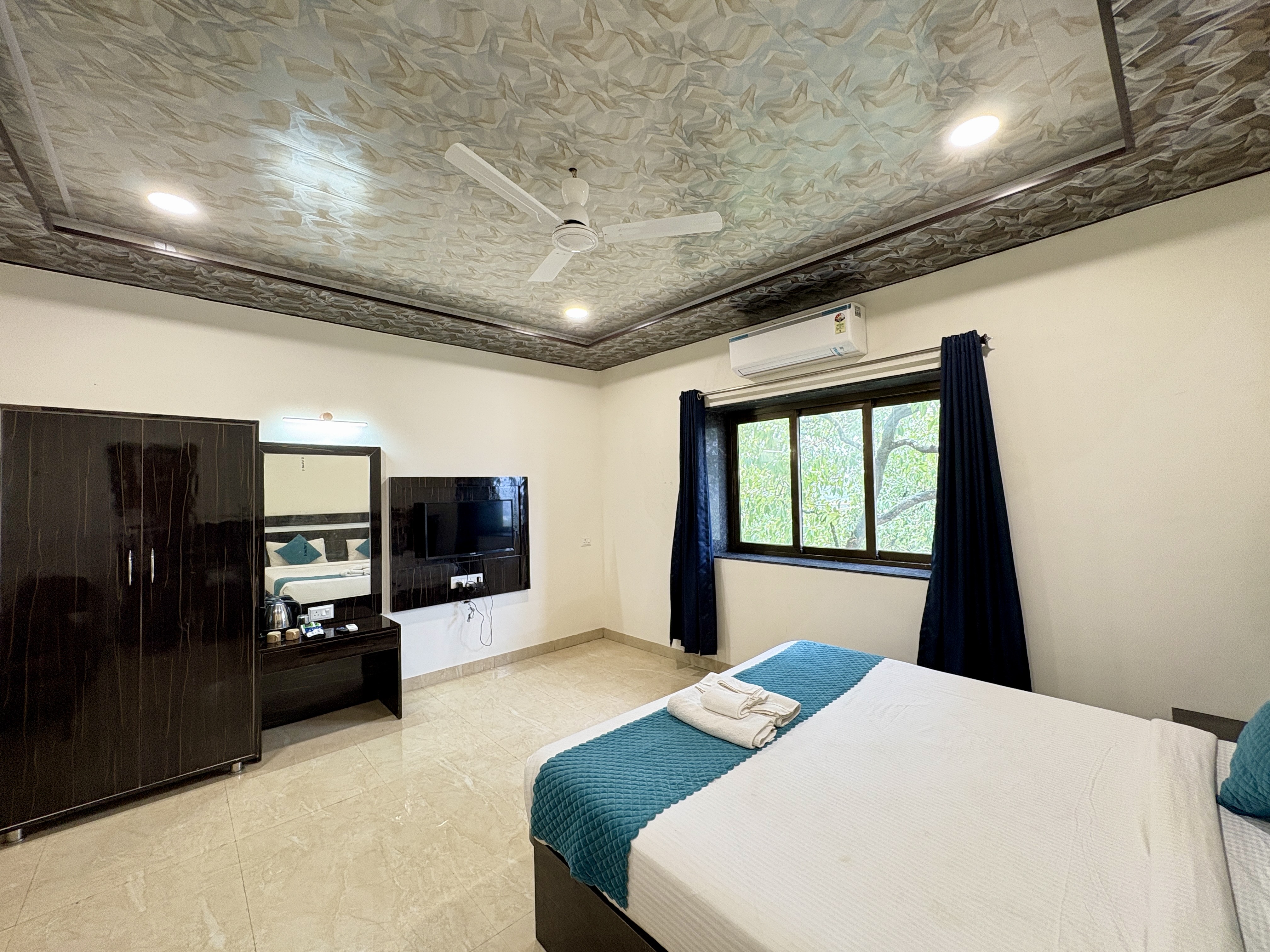 The Greenleaf Resort 4