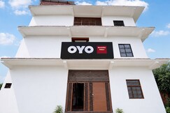 SPOT ON Monishka Palace, Ayodhya