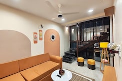 Minimo Home StayLiving Room Kitchen Bedroom, Pachmarhi
