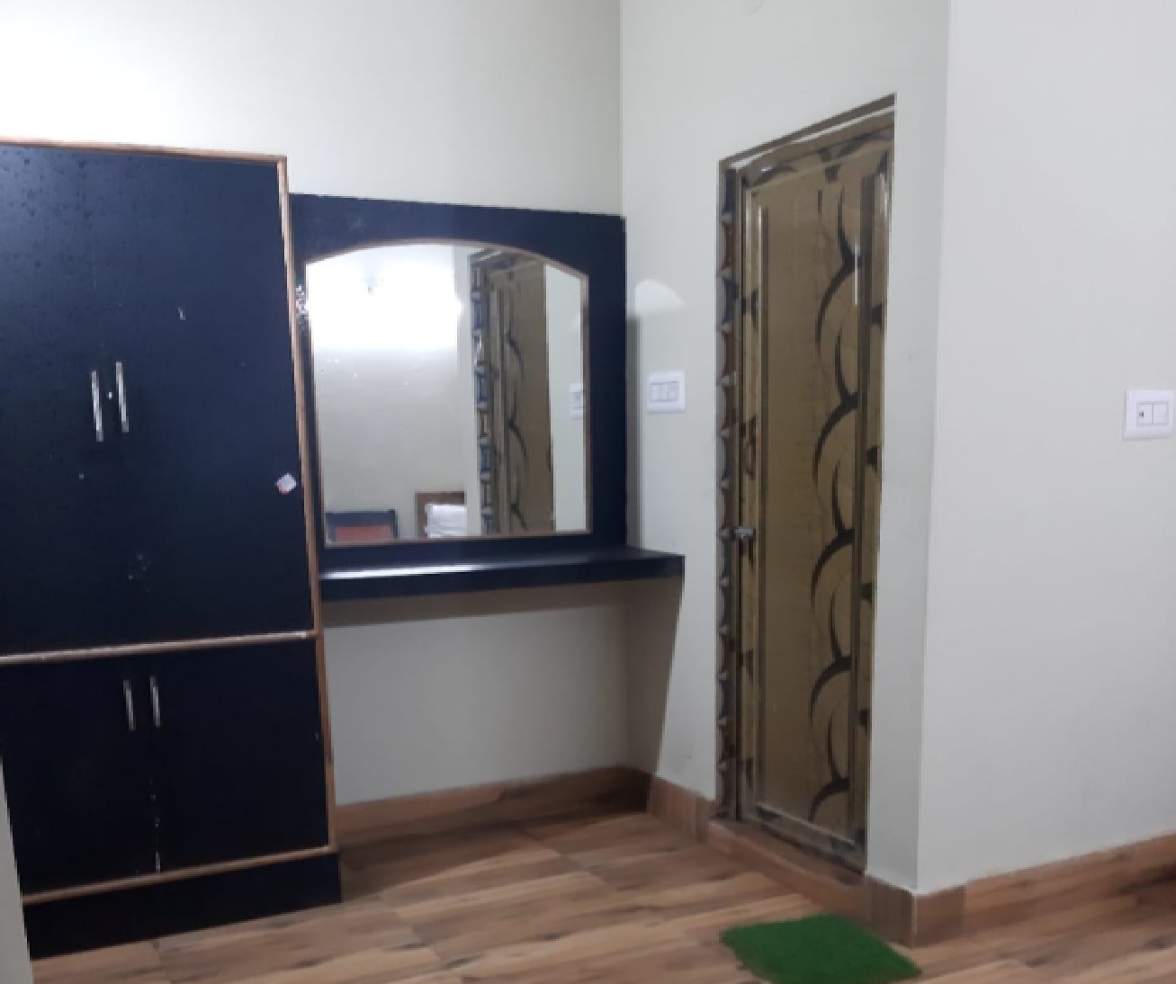 Prem Narayan Guest House - Tap to explore photos