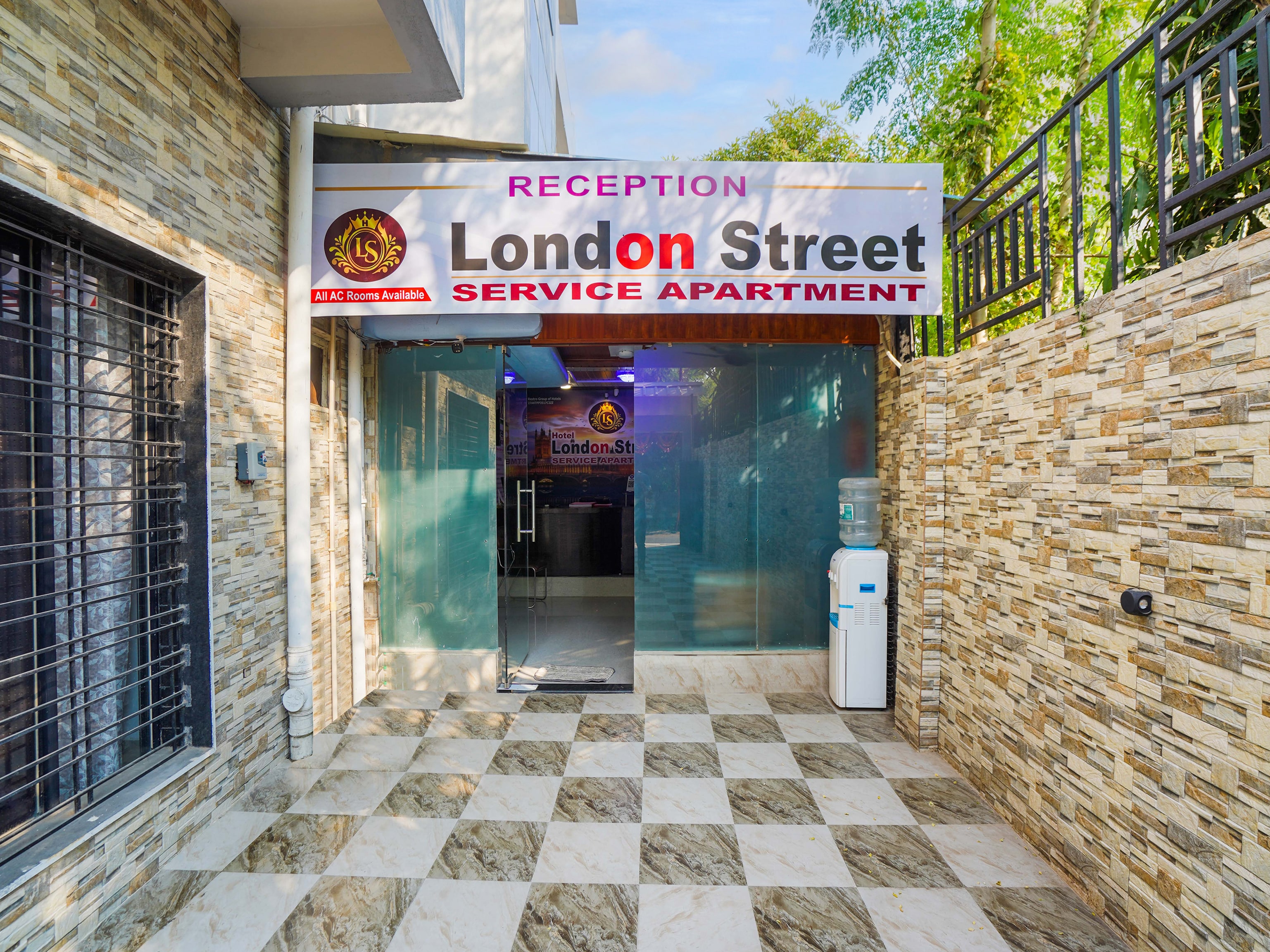 Hotel O London street  Nagpur Hotel