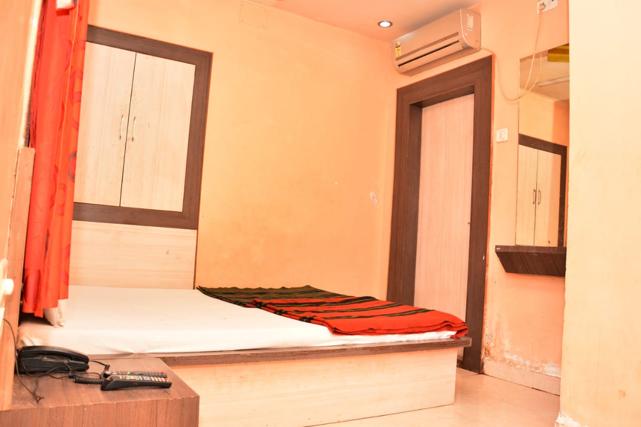 HOTEL DWARKAMAI 5