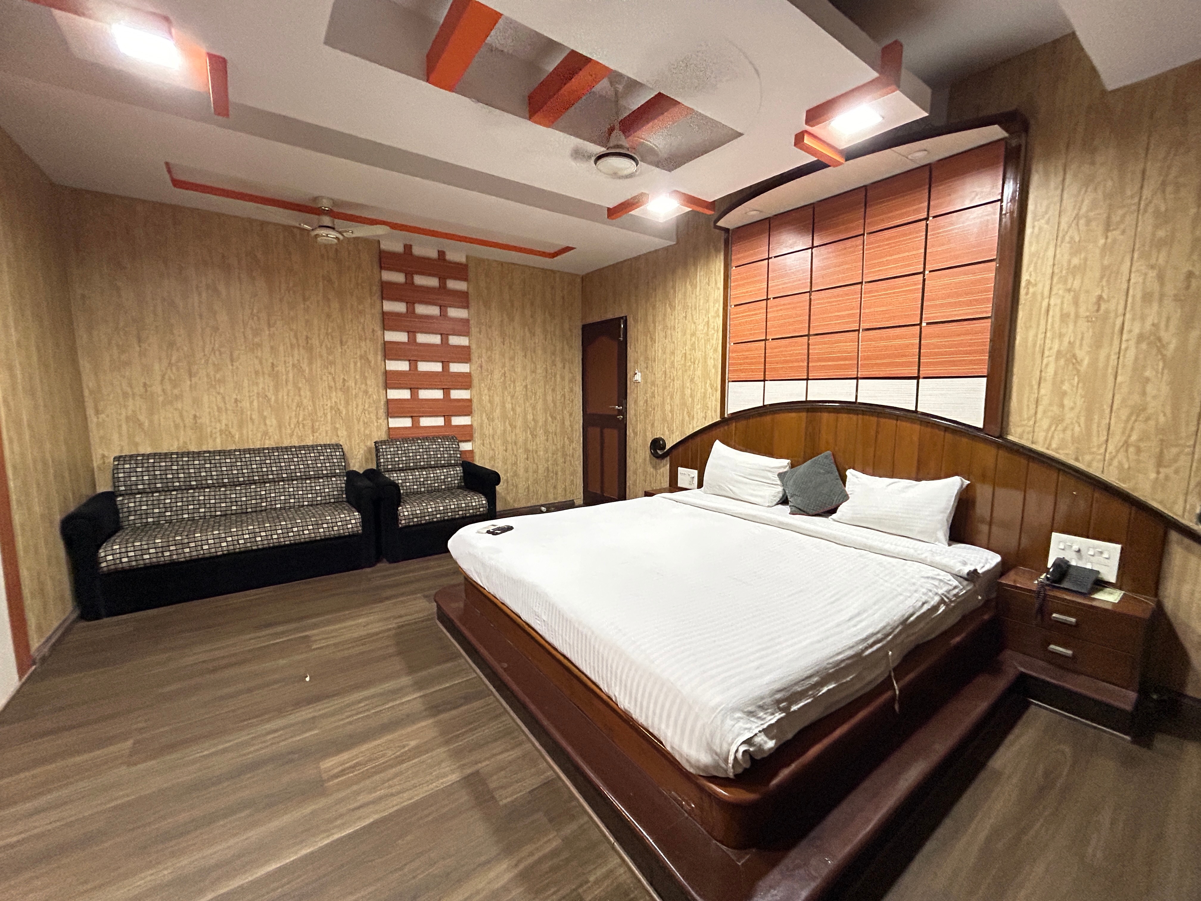 SwagStay Hotel Rahul, Nagpur - Tap to explore photos