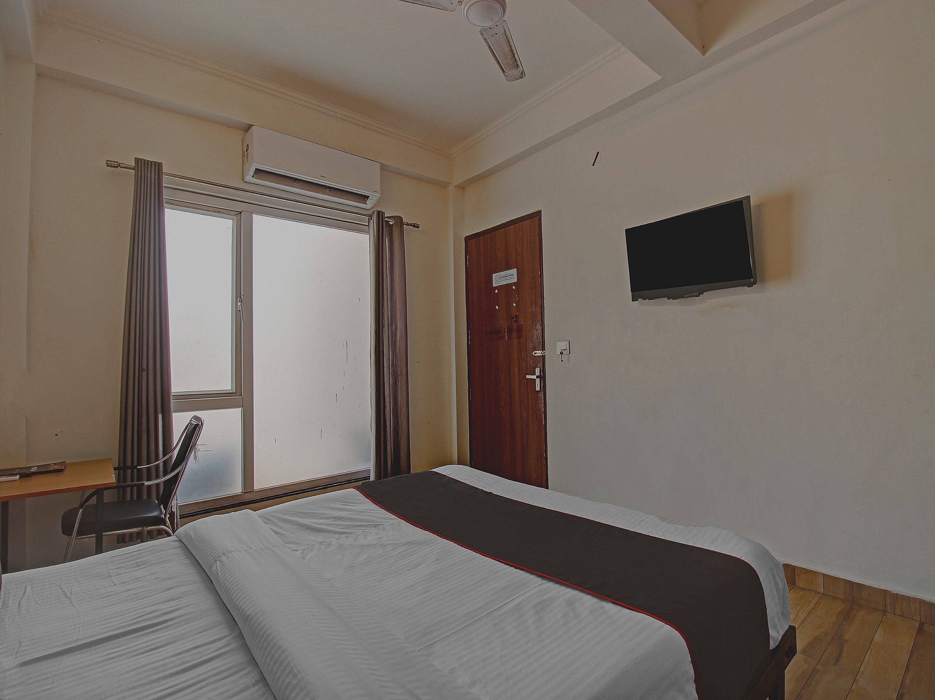 Photos of Townhouse 702 Kachnar House Vikas Nagar Hotel in Lucknow