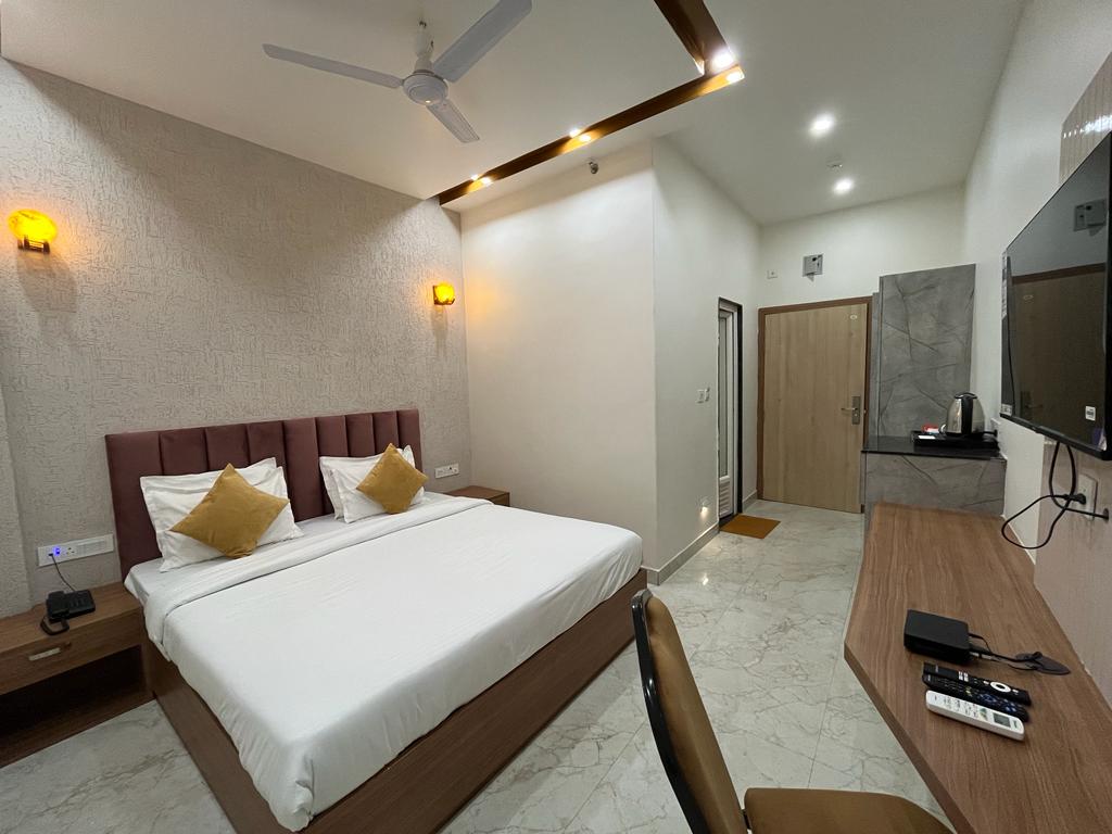 Hotel Satsang Grand - Tap to explore photos
