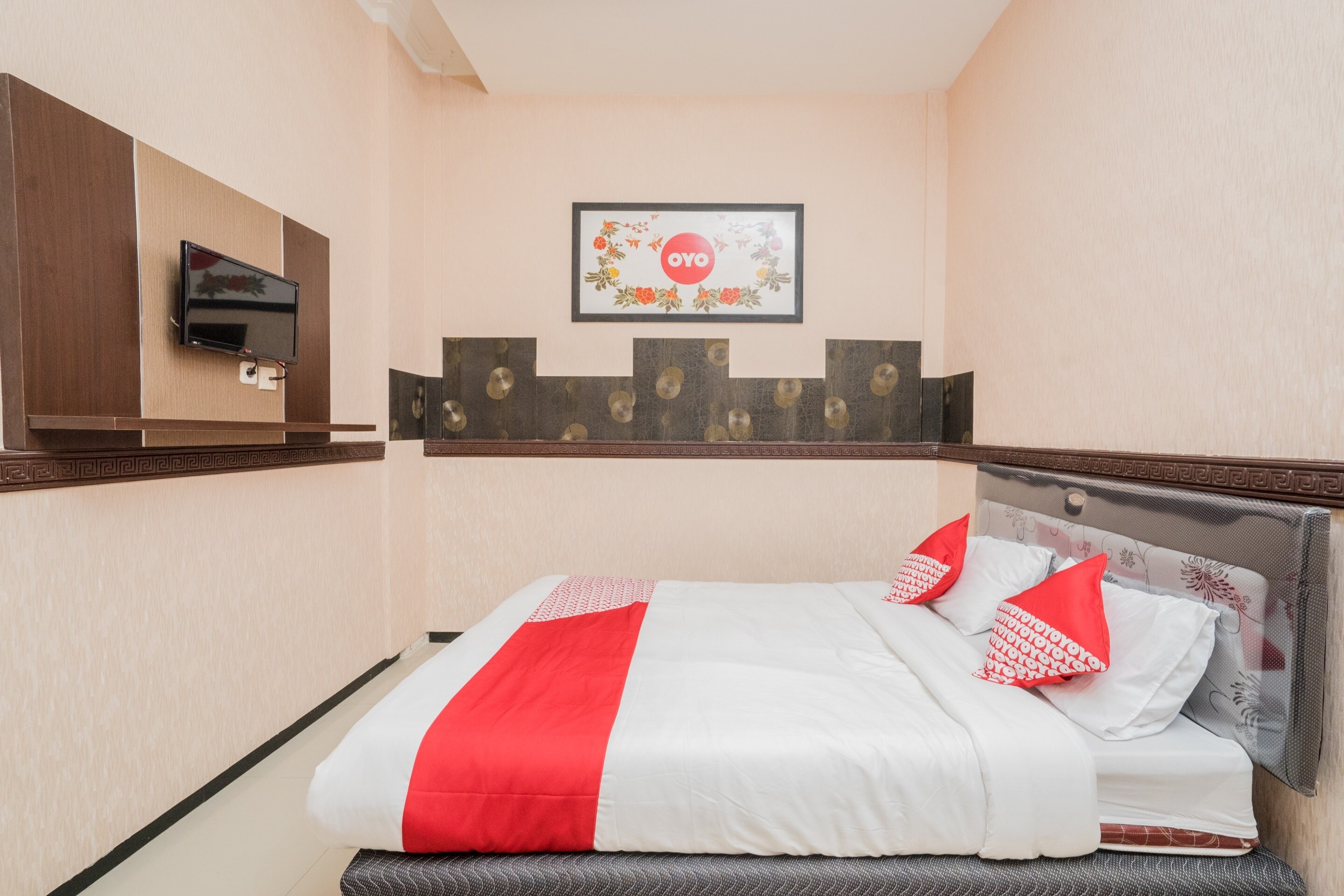 Hotel O Central Batu Near Jatim Park 3 Formerly Bunga Matahari Hotel - Tap to explore photos