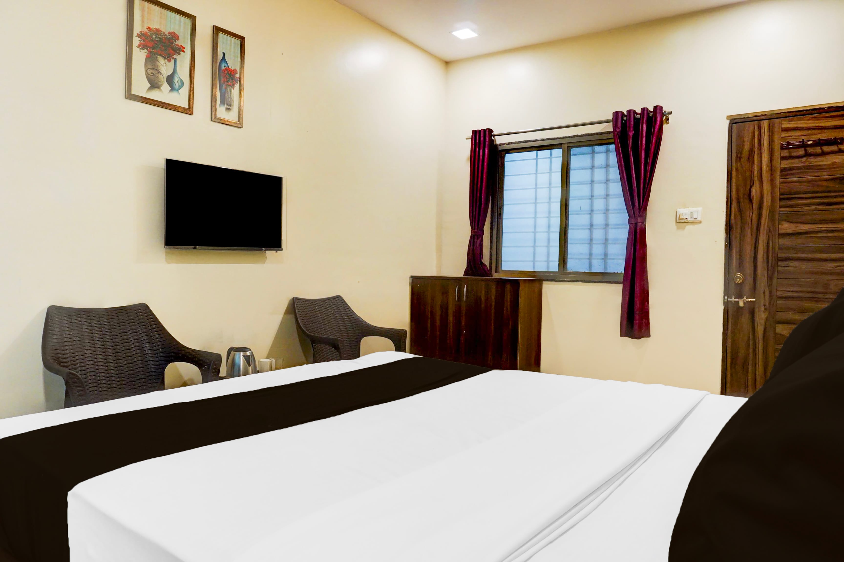 Hotel O Saideep Lodging - Tap to explore photos