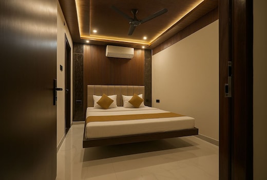 Om Nilay Paying Guest House By GRB