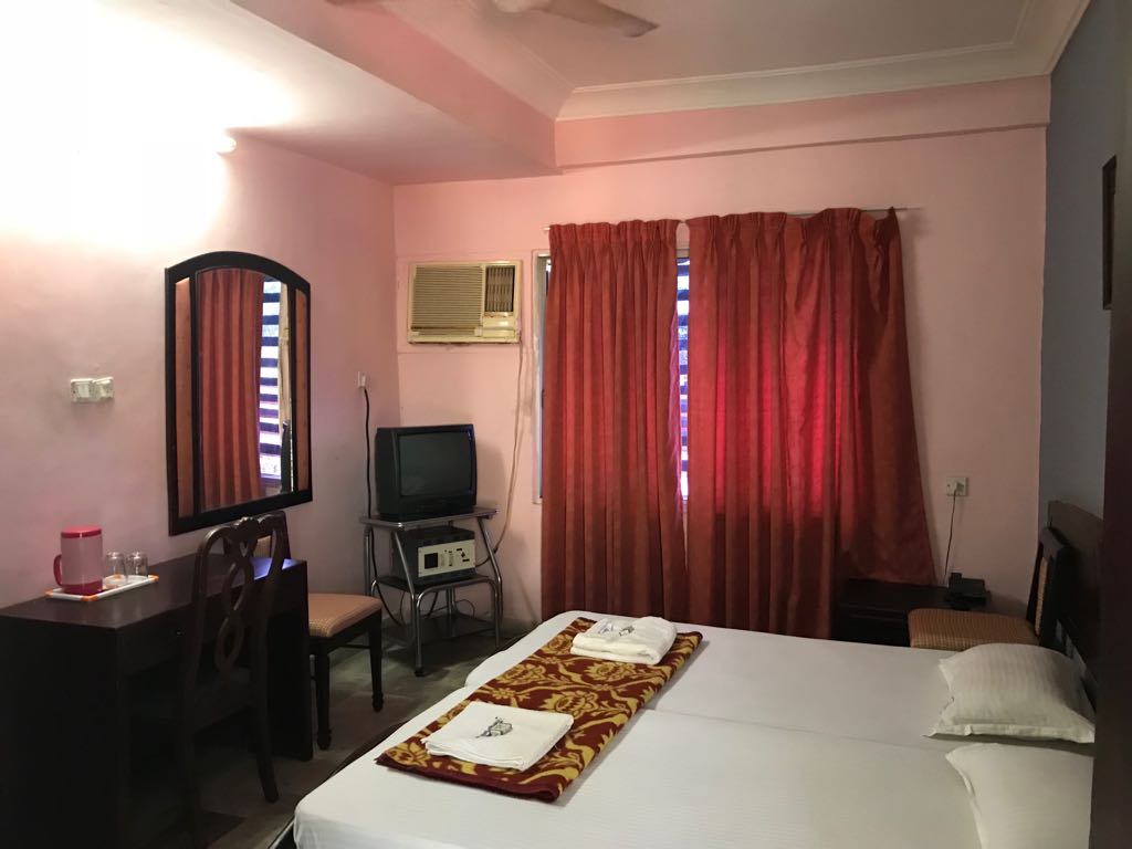 Indraprastham Tourist Home - Tap to explore photos