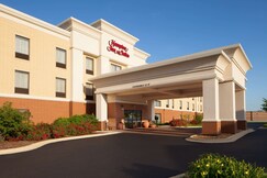 Hampton Inn & Suites by Hilton Chicago/St. Charles, Dupage