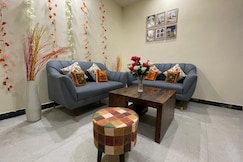 Cozy 1BHK with Patio near Medanta, Gurgaon, Gurgaon