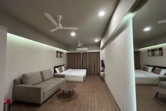 Weekend addresss, Surat