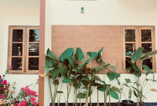 Zenways Private Villa Near to beach quieter bed walk to cliff