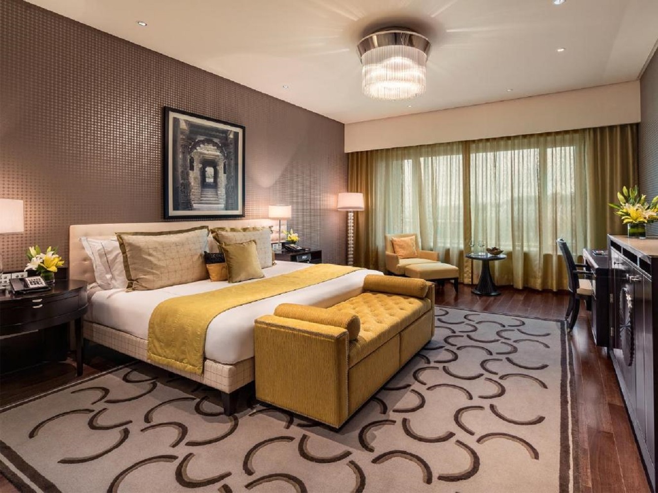 Luxury Room City View King Bed with Bathtub 1
