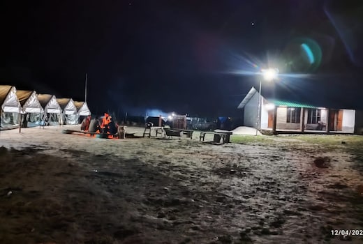 Fogg Hill Camping | Rooms & Guided Treks