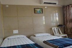 Mourya Deluxe A/C Lodge, Chitradurga