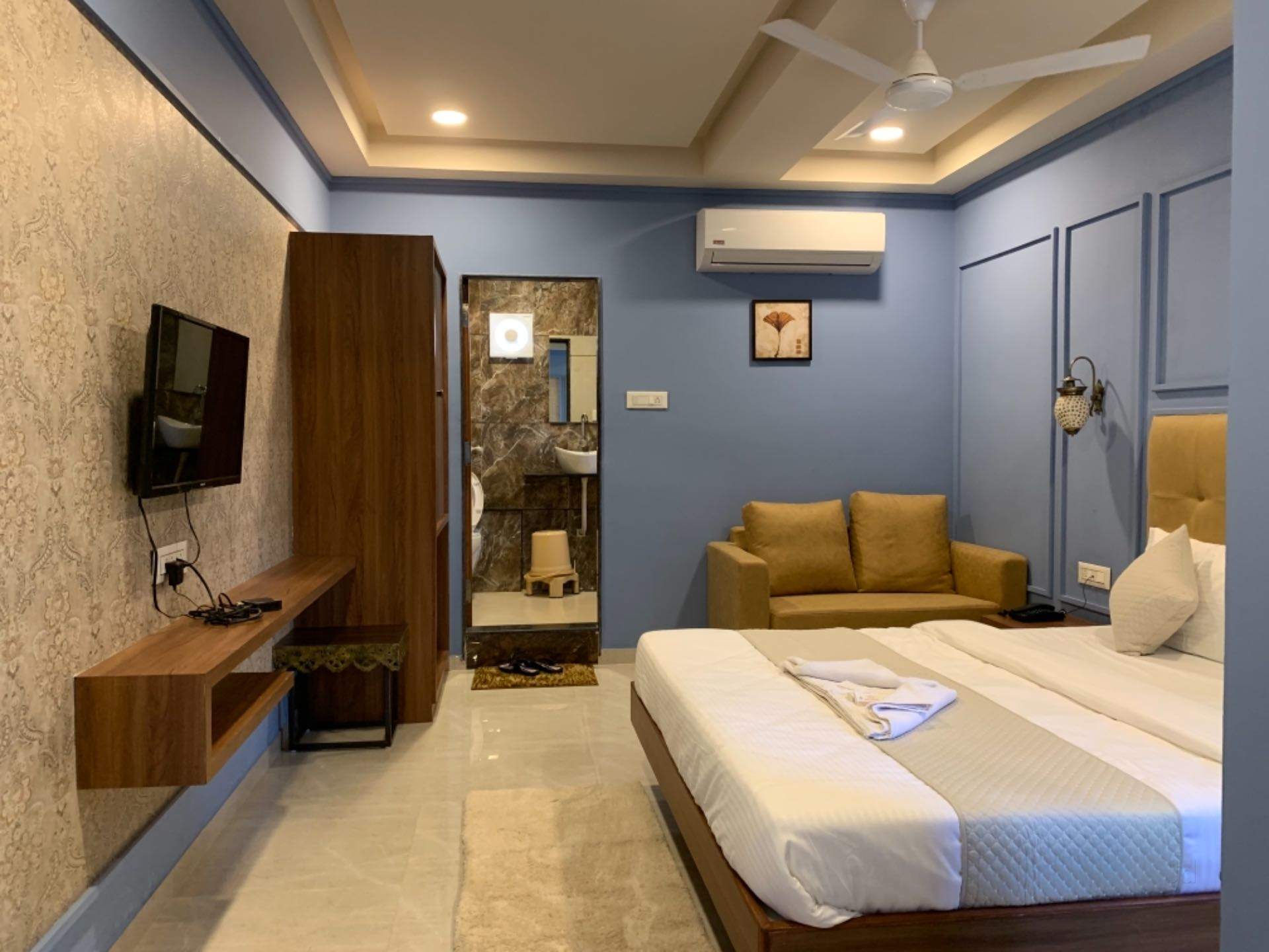 HOTEL RADHA KRISHNA - Tap to explore photos
