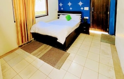 Deluxe room 1