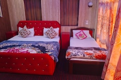 Hotel Lake Scene, Srinagar