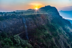 CosmicStays Ekantam Mountain View Villa at Velhe, Pune