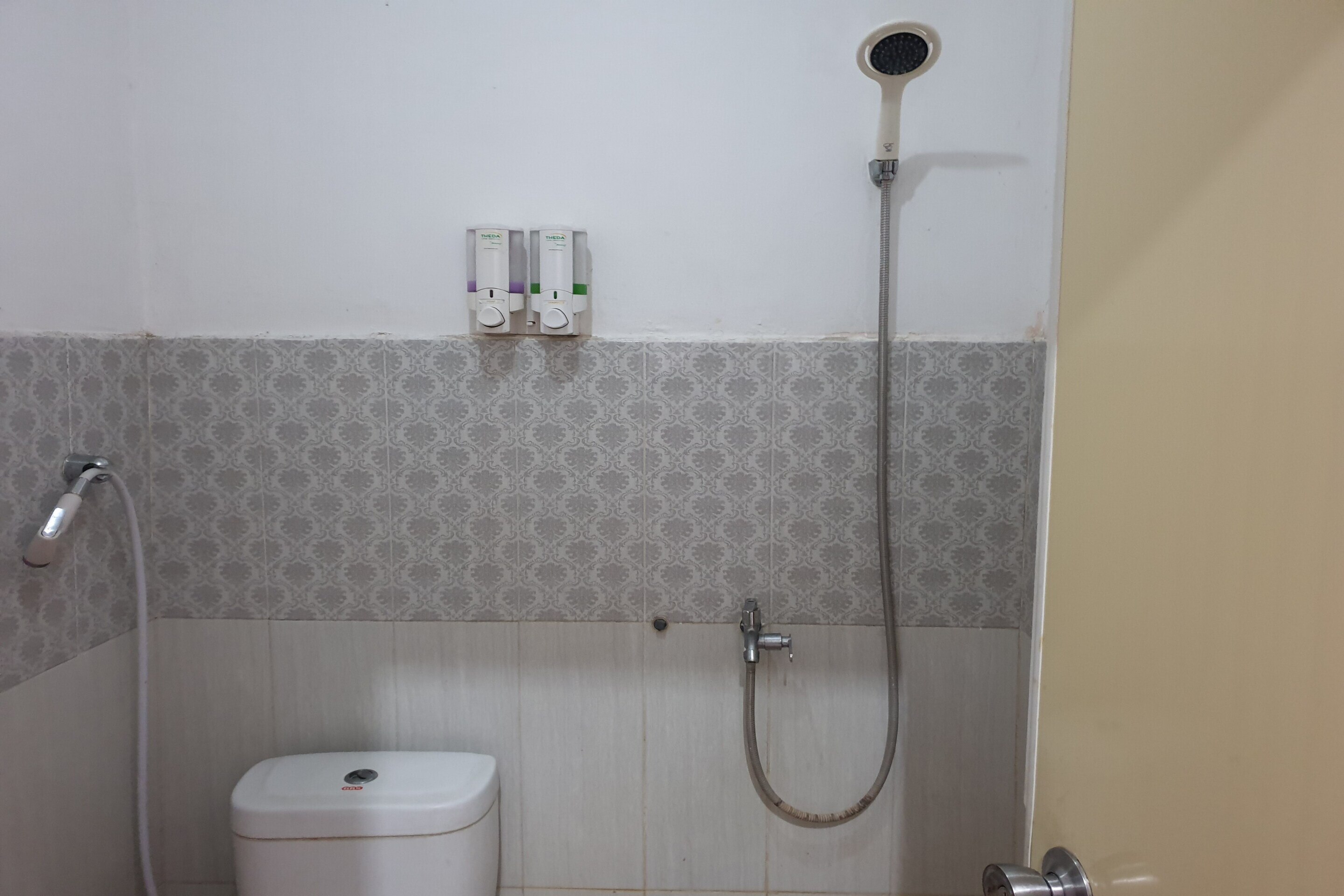 OYO 93775 Nilam Guest HouseNearYani Heahlerr - Tap to explore photos