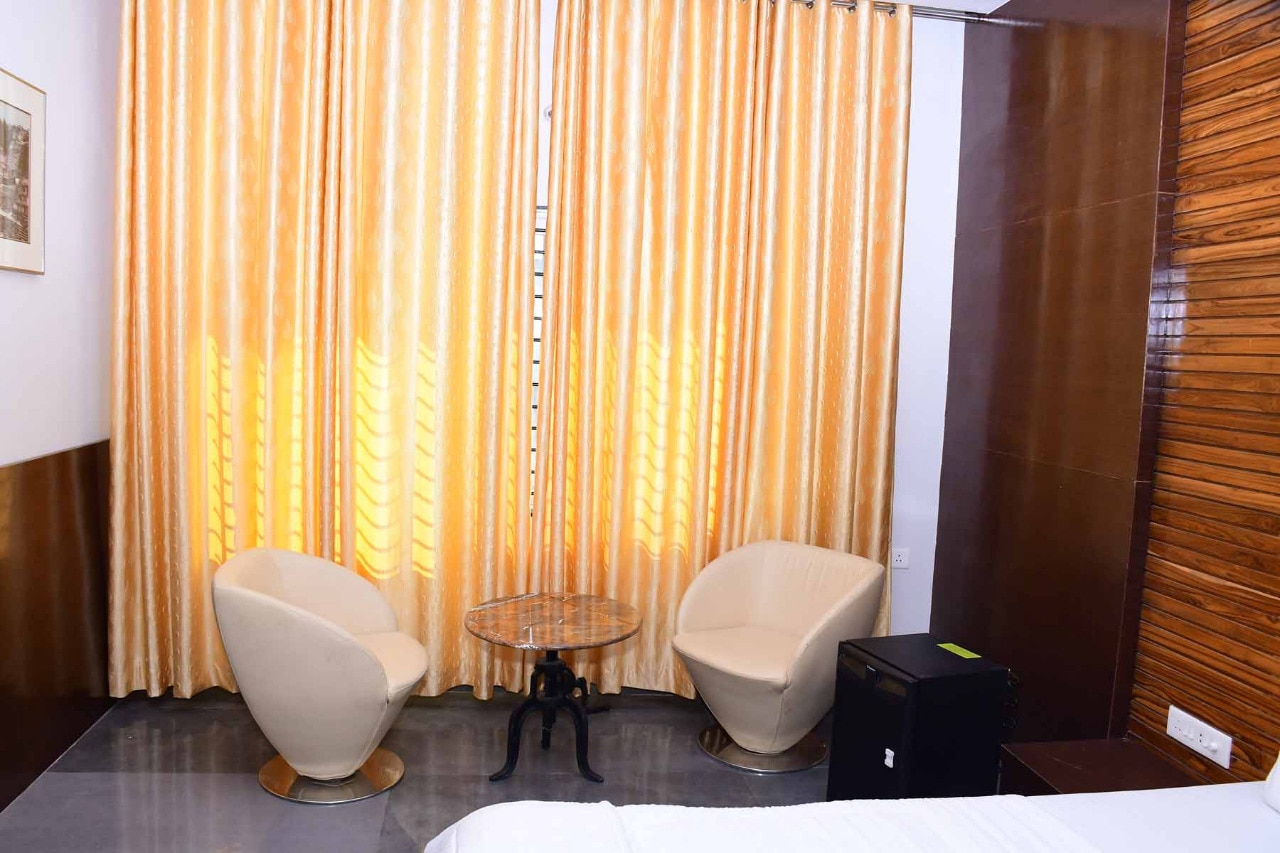 HOTEL SY21 - Tap to explore photos